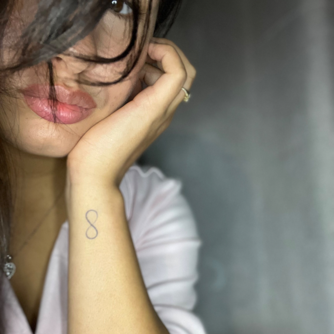 Temporäres Tattoo Infinity