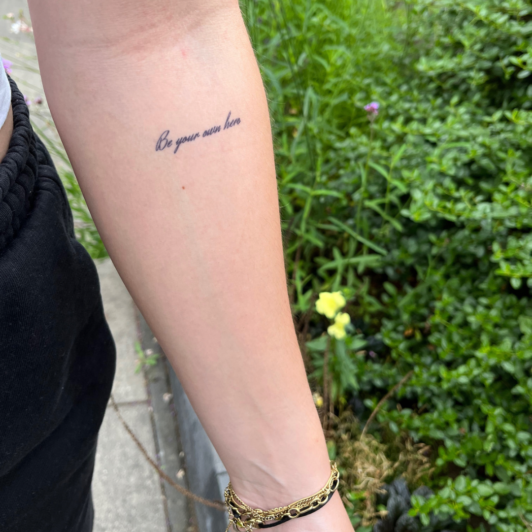 Temporäres Tattoo be your own hero