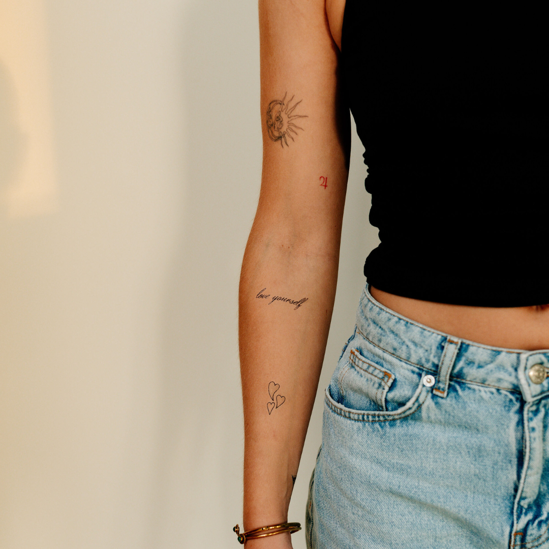Pols-Temporär-Tattoos: 8 beliebte Designs im Vergleich